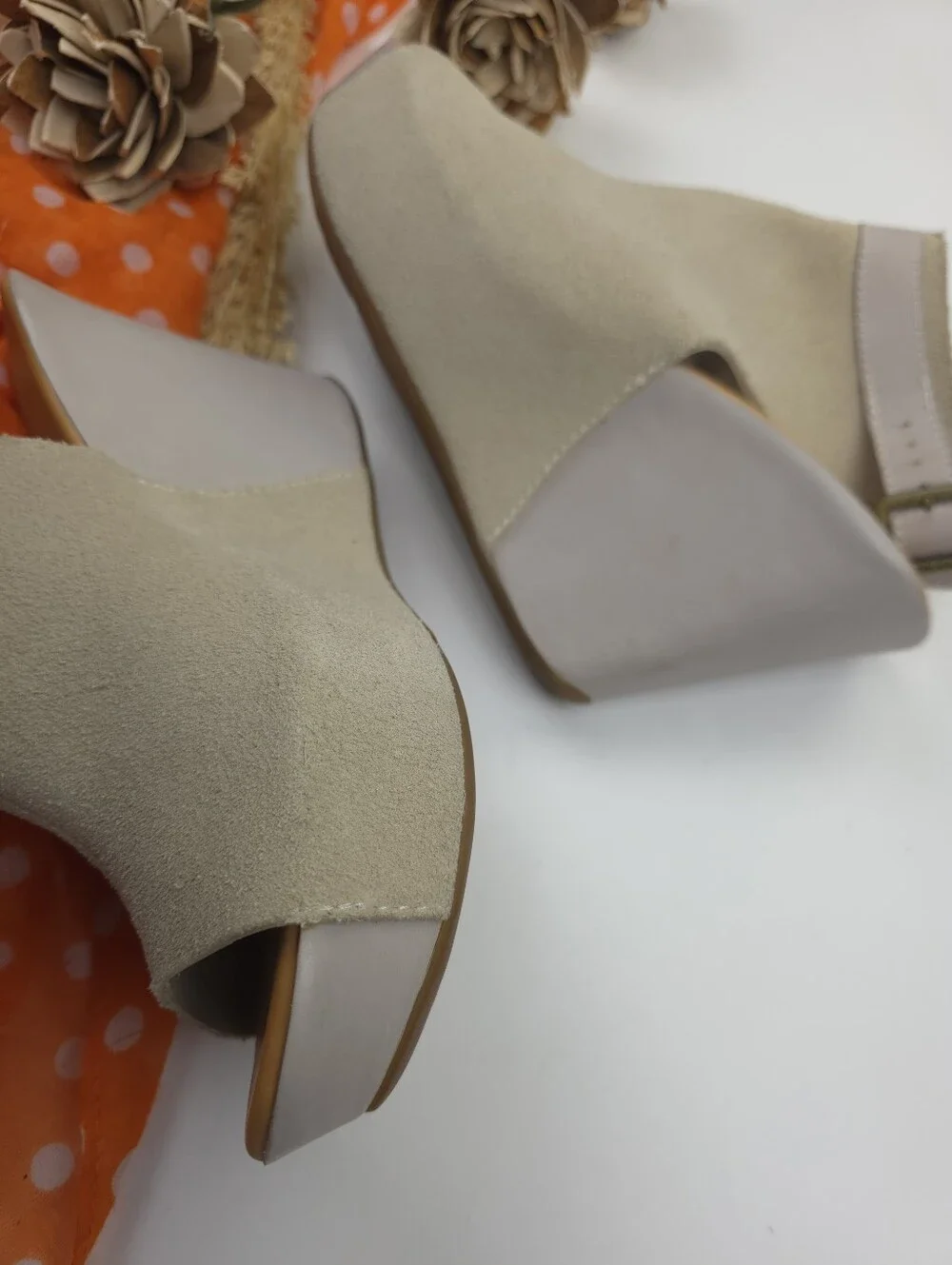 Kork Ease Beige Suede Peep-Toe Platform Wedge Sandals Sz 7